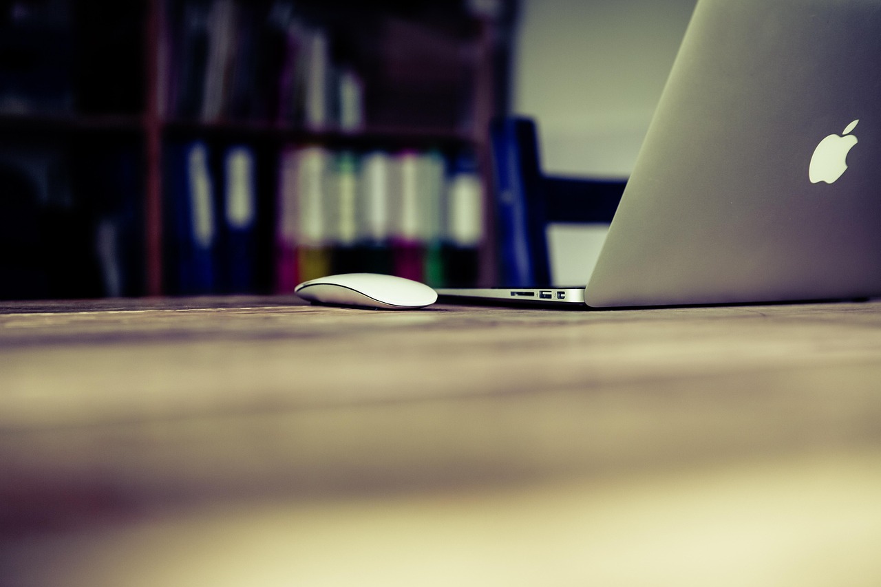 Your Blog Marketing Goals for 2012: Boost Traffic & Leads
