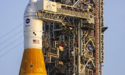 Microsoft Outlook Glitch Grounds Artemis II Crew, Sparking Social Media Frenzy